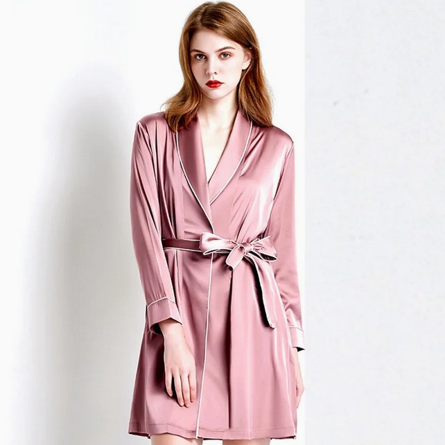 22 momme mulberry silk bathrobe with contrast piping, cut shown
